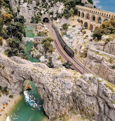 An exhibition report. Gleng modelljernbane klubb visits Modellbau Neumünster 2025 and Miniatur Wunderland - MiWuLa in Hamburg.