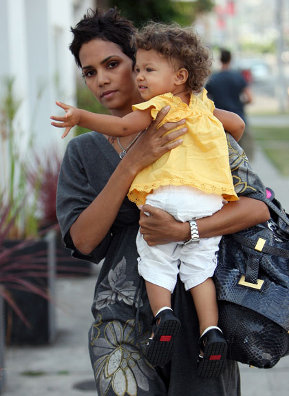 halle berry baby pictures nahla 2010. halle berry baby pictures