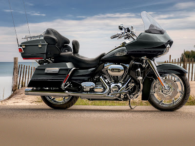 Top Motorcycle  2011 Harley Davidson CVO Road Glide Ultra Review