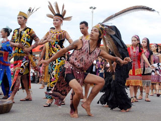 Asal Usul Suku Dayak  di Kapuas Hulu Asian Tribal