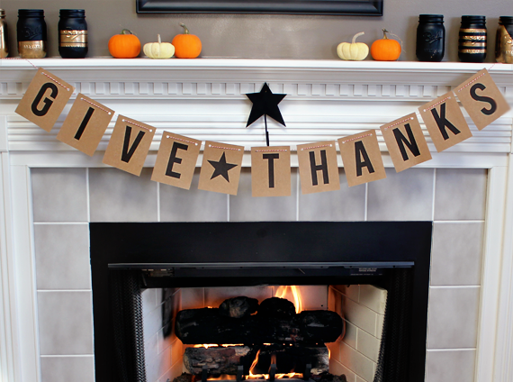 DIY Thanksgiving Banner + Free Printable // Bubby and Bean