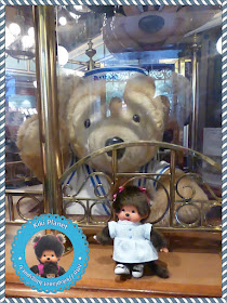 Diana la Monchhichi  fête Halloween à Disneyland resort  Paris - Duffy dingo mickey phantom manor gusteau Minnie illumination eurodisney nostalgdykiki contestegreen  kiki 