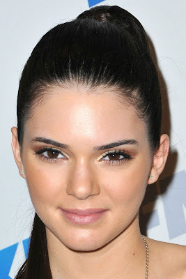 Kendall Jenner Cute and Sexy Leggy at KIIS FM’s Jingle Ball 2012 in Los Angeles