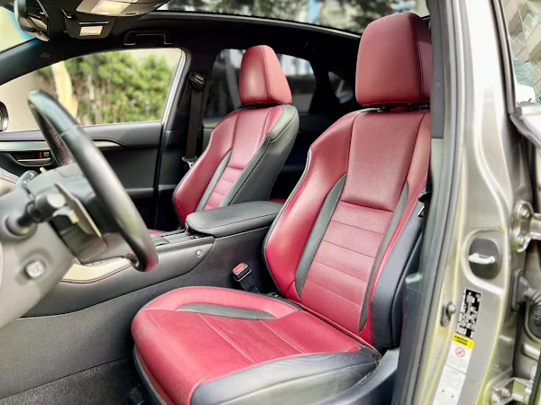 Lexus NX 200t 2017 - Interior