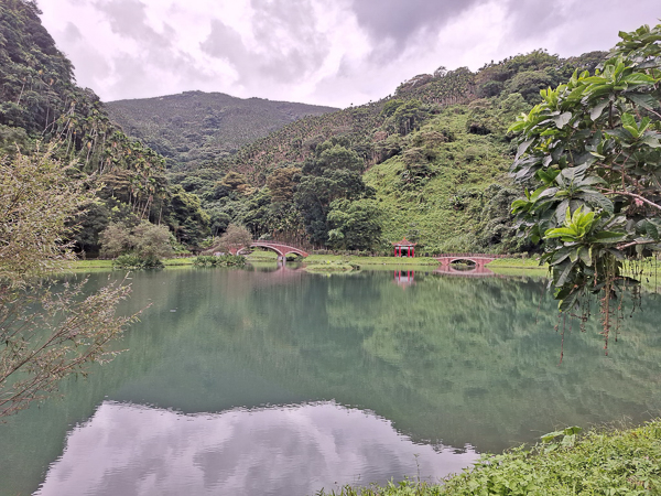 花蓮光復吉利潭山中秘境，拱橋、戲水道、生態浮島，踏青好去處