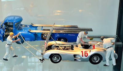 MERCEDES W196 GP D'Italie 1954 JM Fangio  CMC  1/18