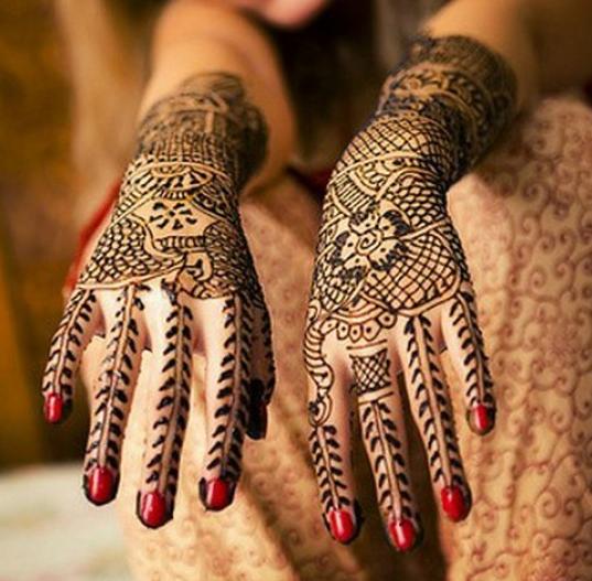 we have an varities of styles nad designs to follow to make our mehndi 