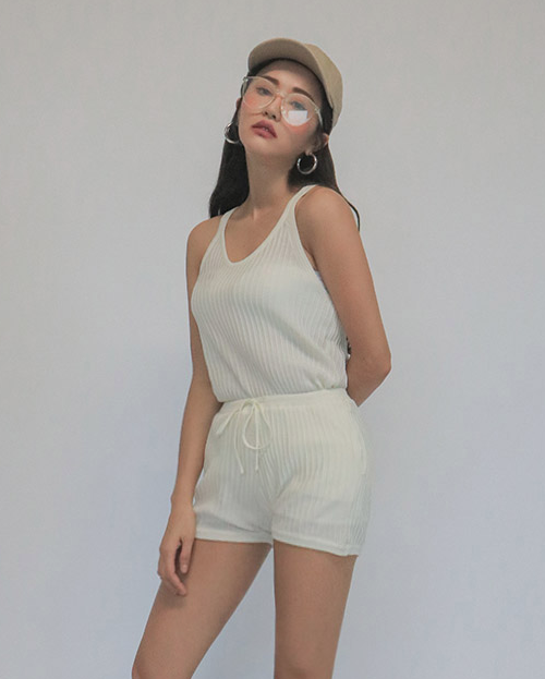 Ribbed Scoop Neck Camisole