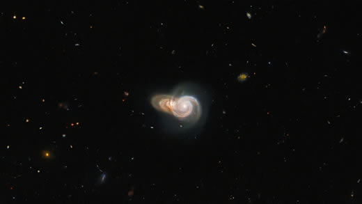 Galáxias SDSS J1115331 e LEDA 2073461