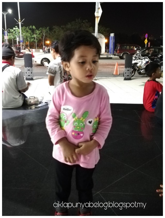 Pengalaman menaiki kereta kuda di Putrajaya.