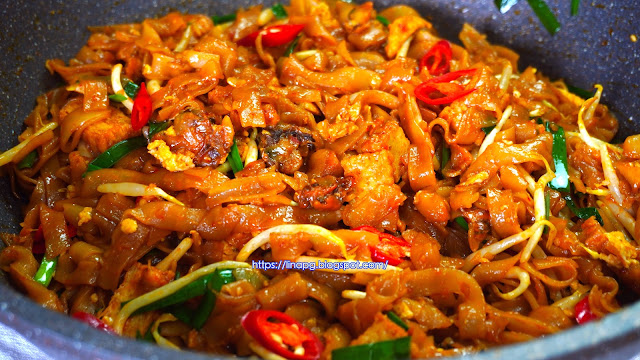 koay teow goreng, koay teow kerang, penang char koay teow,