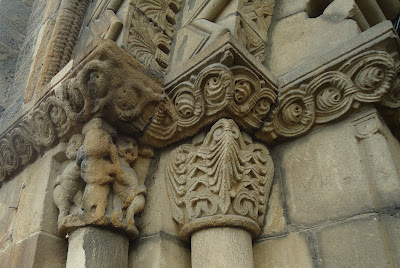 Capiteles IGLESIA DE SANTA EULALIA Camino del Salvador