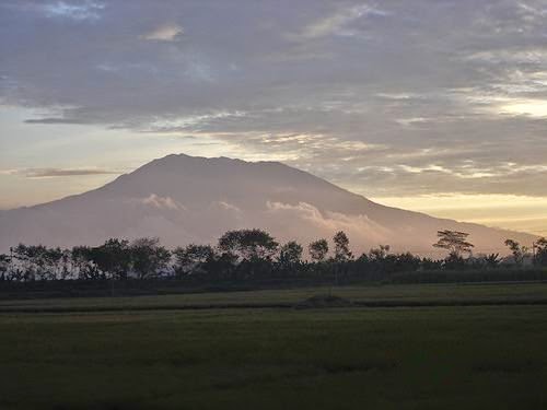 Jalur Pendakian Paling Indah