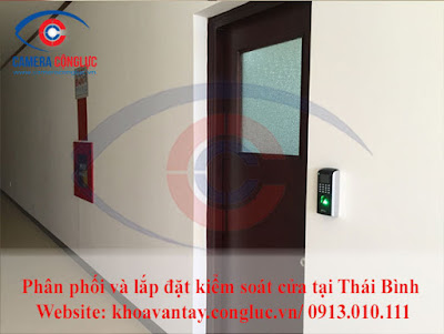  Hệ thống kiểm soát cửa được lắp đặt cho cửa đơn. 