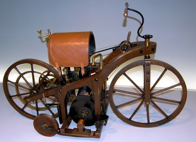 The first Daimler's motorcycle