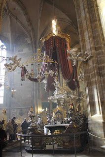 Interior da Catedral de São Vito em Praga na Republica Tcheca