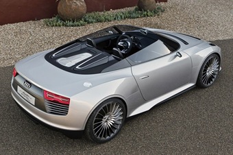 lead5-2014-audi-e-tron-spyder-qs