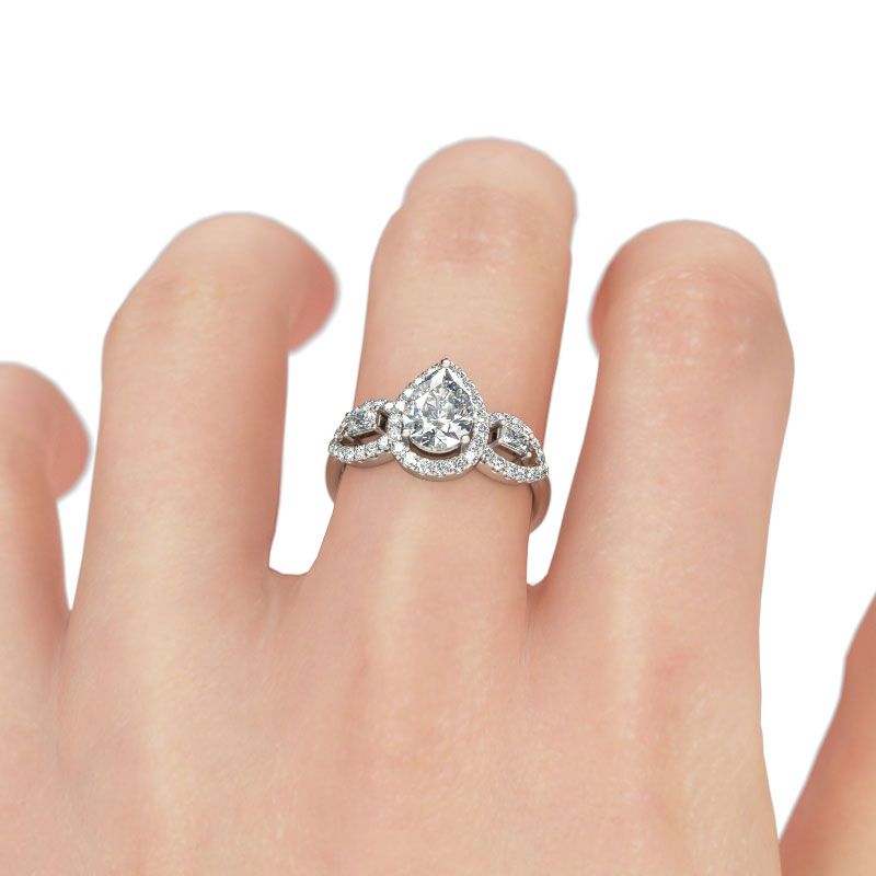 Your Guide to Buy The Best  Diamond Engagement Ring for Your Love