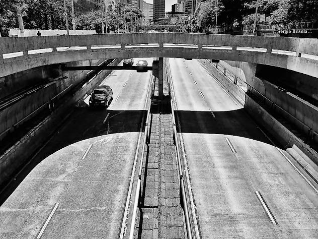 Vista superior da entrada dos Túneis Sebastião Camargo e Jânio Quadros - Itaim Bibi São Paulo