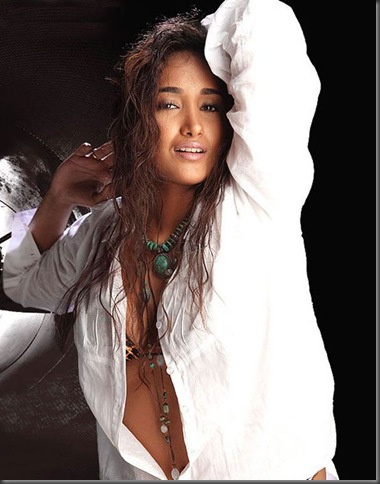 01 Jiah Khan sexy bollywood actress pictures201109