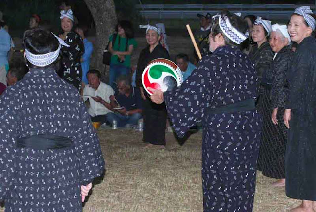 culture, dance, drum,Okinawa, Shinugu, women, nightime