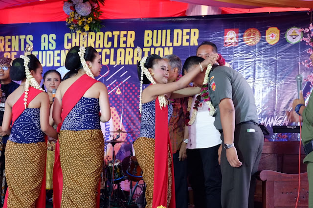 KodimKaranganyar - Lounching  Smart Schol SMKN Jenawi Sebagai Kado Peringatan Hari Ibu