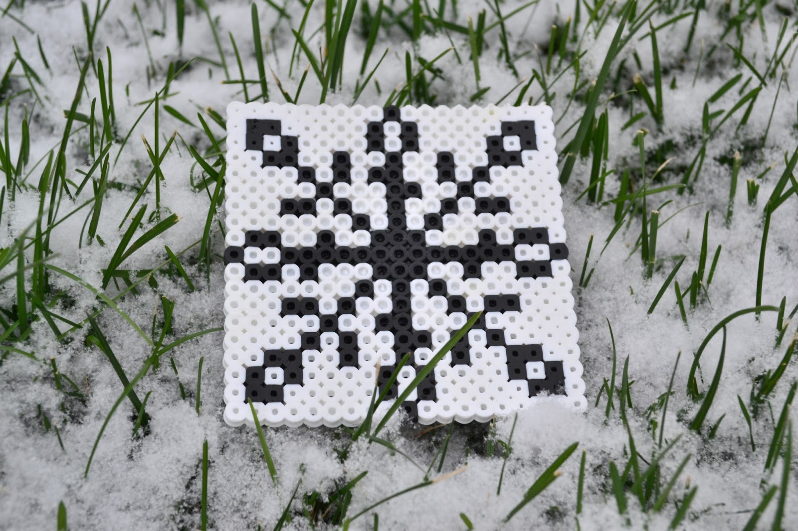 Perler Bead Snowflake  FREE Snowflake Perler Bead Patterns