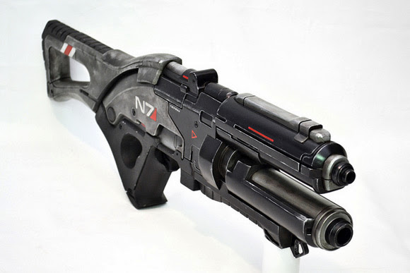 Superb Mass Effect 3 Assault Rifle Replica