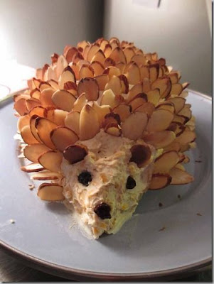 http://pigtown-design.blogspot.com/2012/04/easter-hedgehog.html