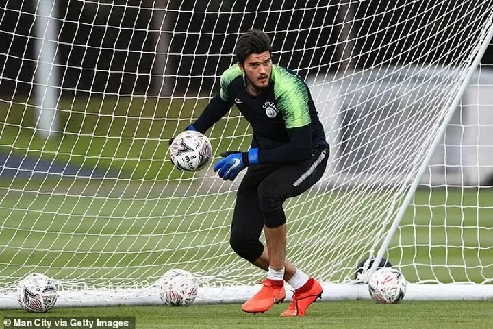 Man City keeper Muric completing finishing touches on his £3m move to Burnley
