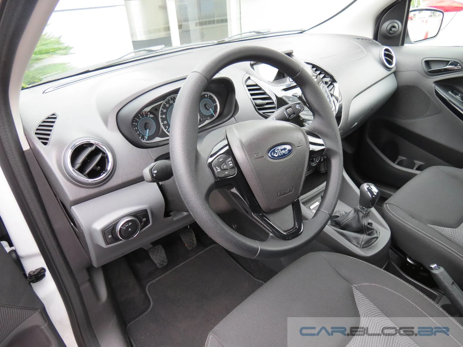Novo Ford Ka+ Sedan SEL - interior