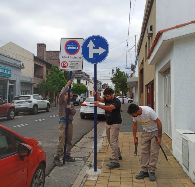 Se retiró Cartelería del carril exclusivo en el micro centro