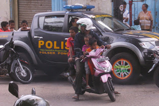 Naik Motor Kecepit Tapi Asyik