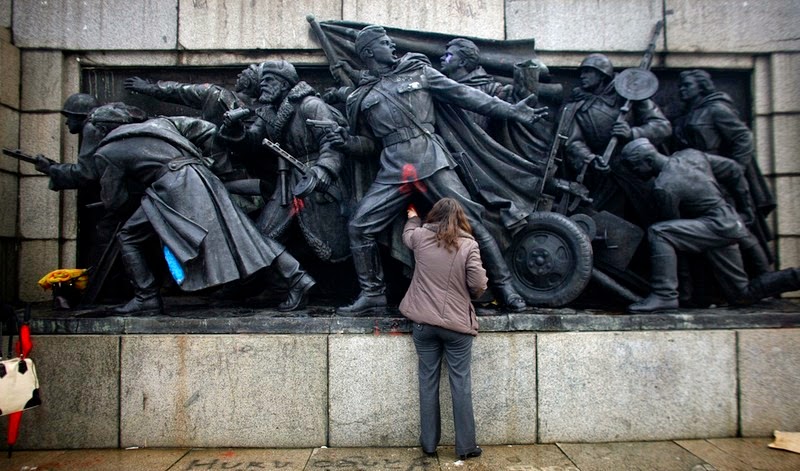 monument-soviet-army-sofia-2