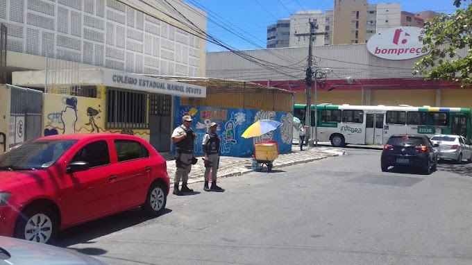 Alunos do Manoel Devoto protestam contra falta de segurança e sucateamento da unidade de ensino 