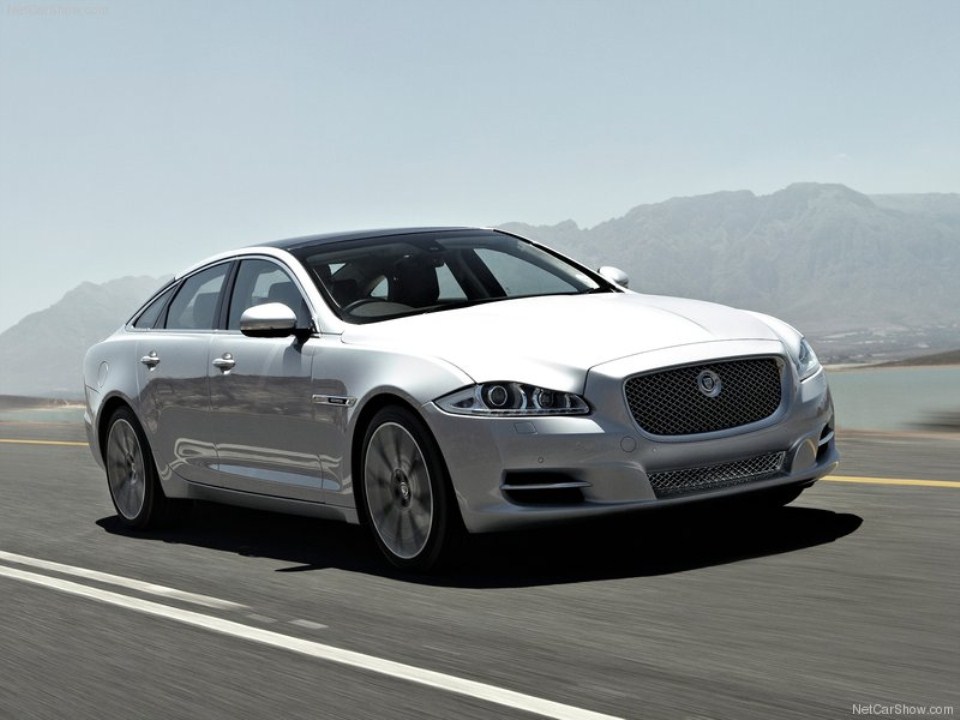 Our auto blog providing Jaguar XJ HD Pictures 2013 Car wallpapers ...