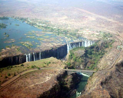 victoria falls with bridges