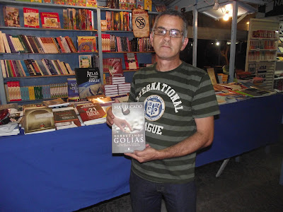 Charles Netto com o Livro Vencendo o Gigante Em 05 Nov 2010 às 21:00 horas