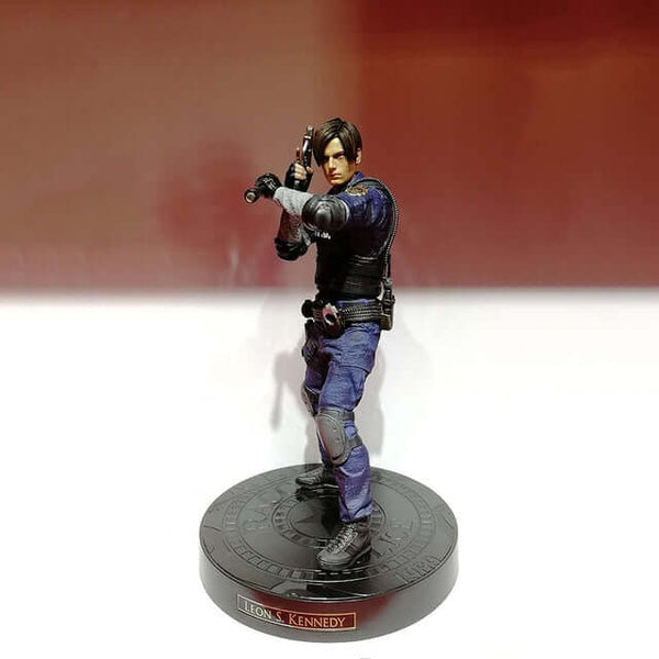 Resident Evil Leon Scott Kennedy Action Figure Review