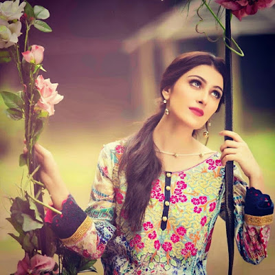 Ayeza khan beautiful photos wearing Saree