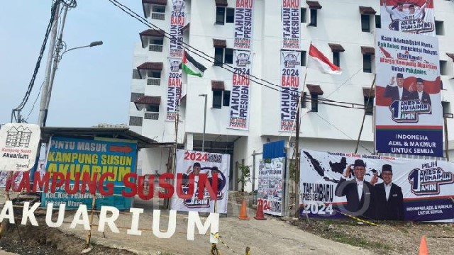 Spanduk Dukungan Anies-Cak Imin Bertebaran di Kampung Susun Akuarium, Warga: Kami Yang Pasang