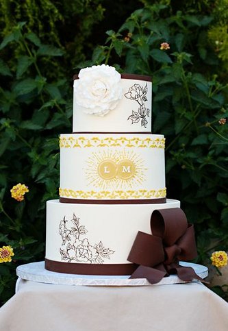 Shabby Chic Wedding Cake The bride wanted a cake with a Shabby Chic feel so