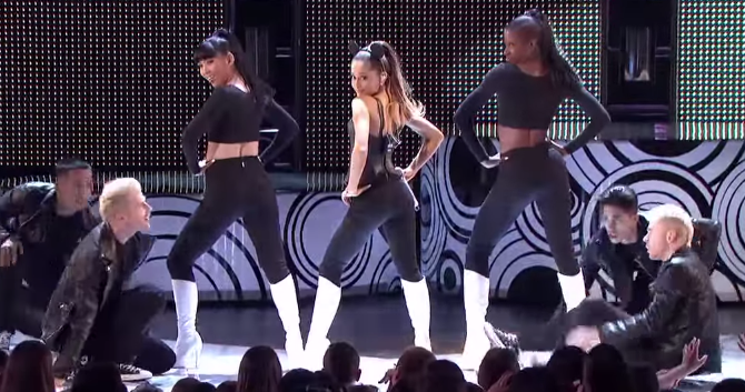 Ariana Grande has 99 problems and dancing is one of them | Random J Pop