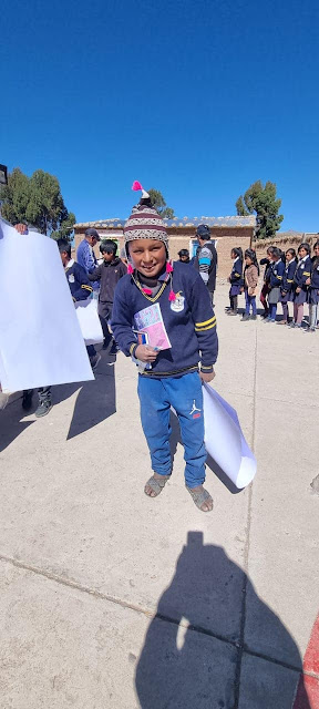 Die Schüler der Bildungseinheiten Cutañiso, Huayllajara, Callamosyani, Hornoni und Bandurani in den Bergen Boliviens haben Schulmaterial erhalten. Bis Freitag, den 02.06.2023 haben somit im Mai weitere 600 Schüler Unterstützung bekommen. Wir danken allen unseren Spendern, denn dank Ihnen erhalten die Kinder in diesen schwierigen Zeiten Hilfe. Ein herzliches Dankeschön.