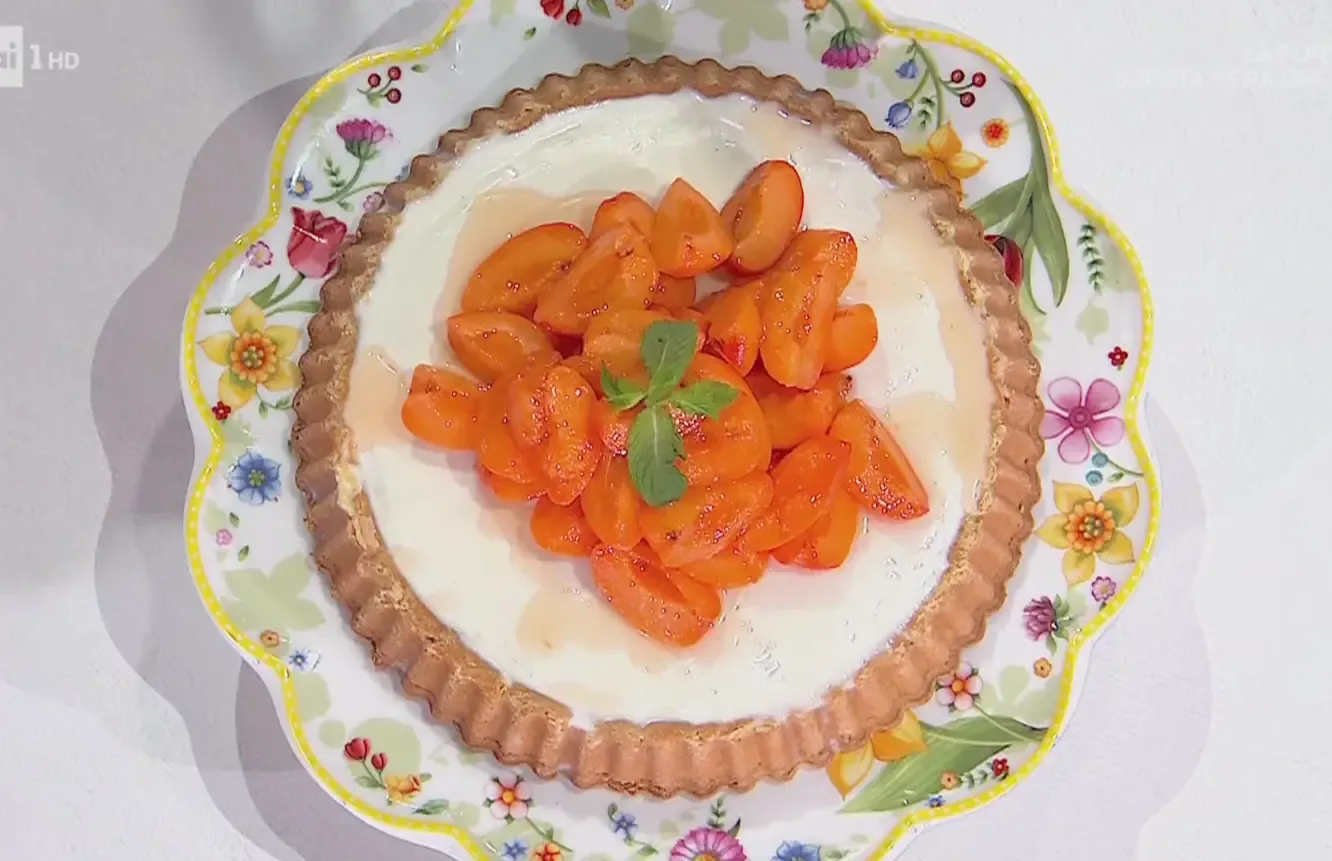 Crostata con panna cotta e albicocche di Francesco Marsetti