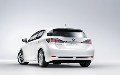 2011 Lexus CT 200h First Look