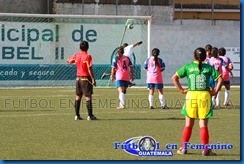 al angulo del portico defendido por  Yessica parada portera de santa isabel II