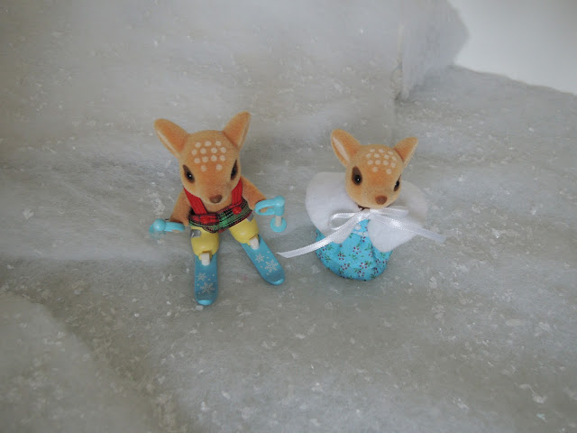 Sylvanian Families Willow Hall Moss Reindeer Skis skiing snow winter christmas