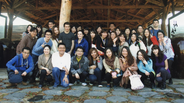 Foto de grupo en la fábrica de Sansawon