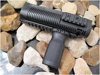 Tactical forend for remington 870